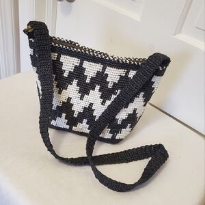 CHIKUMBUSO Black & White Crossbody Bag